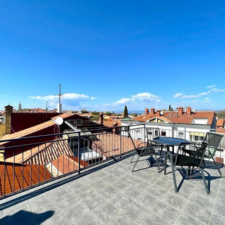 Happy Casa Isola Attico Apartment Izola Exterior photo
